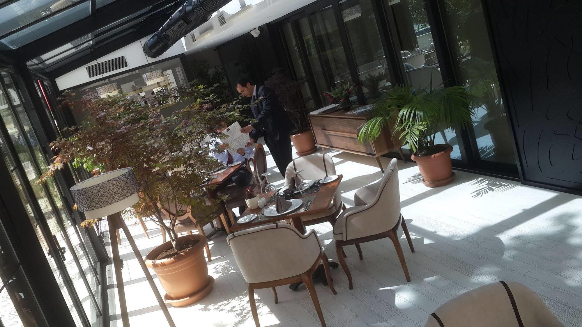 Warwick Ankara Hotel Buitenkant foto